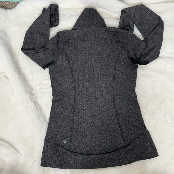 lululemon Think Fast Pullover Sz 8 - Picture 4 of 10